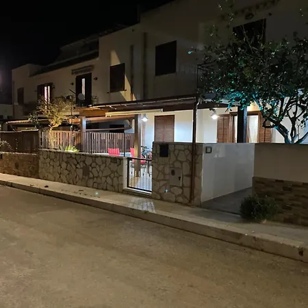 Belmare Trilocale A Piano Terra Indipendente Tatil Evi